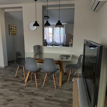 Private Modern Apartment Nea Roda Zewnętrze zdjęcie