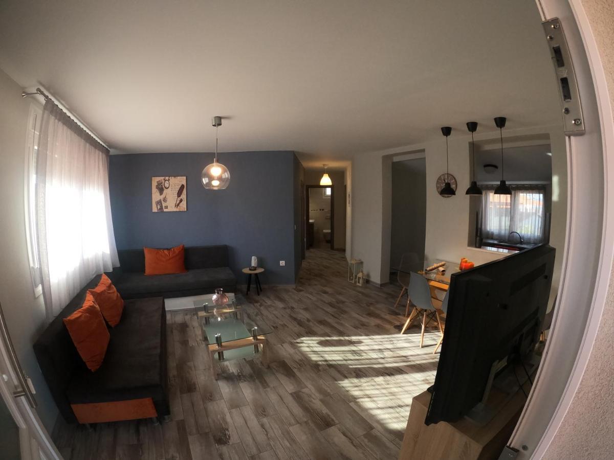 Private Modern Apartment Nea Roda Zewnętrze zdjęcie