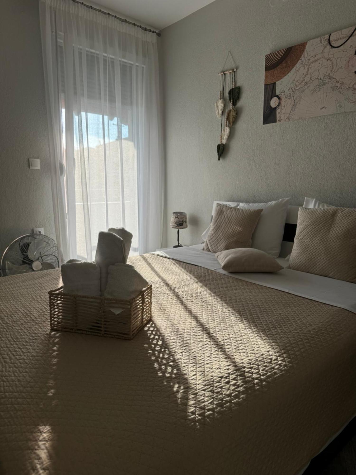 Private Modern Apartment Nea Roda Zewnętrze zdjęcie