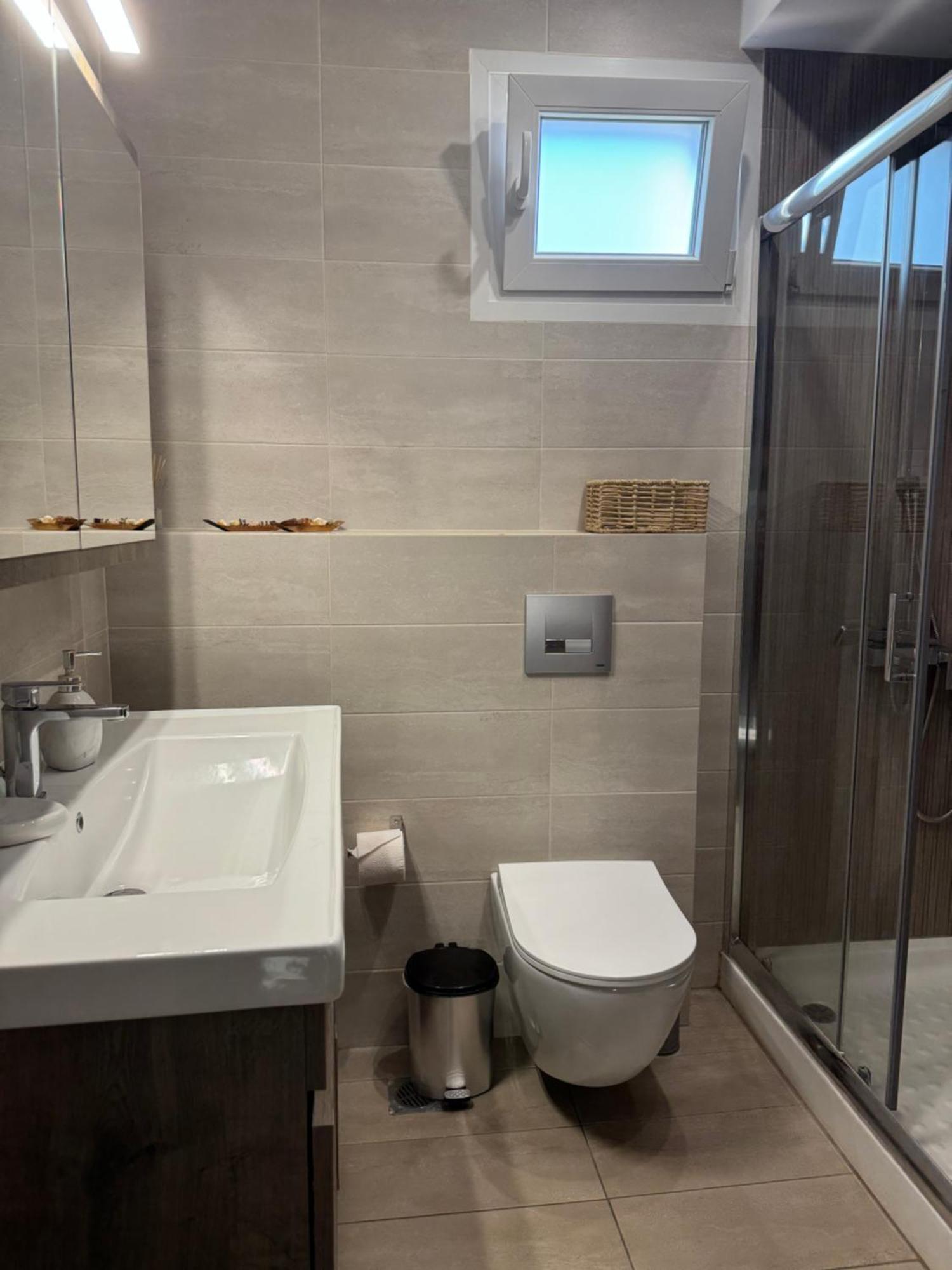 Private Modern Apartment Nea Roda Zewnętrze zdjęcie